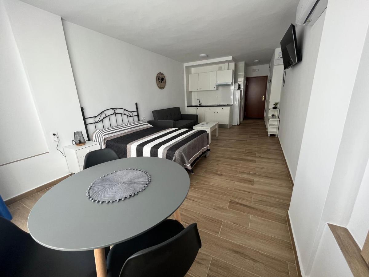 Ver621 - Estudio Con Vistas Al Mar, Wifi, Piscina, Centro A 100 Metros, Playa A 600 Metros Torremolinos Kültér fotó